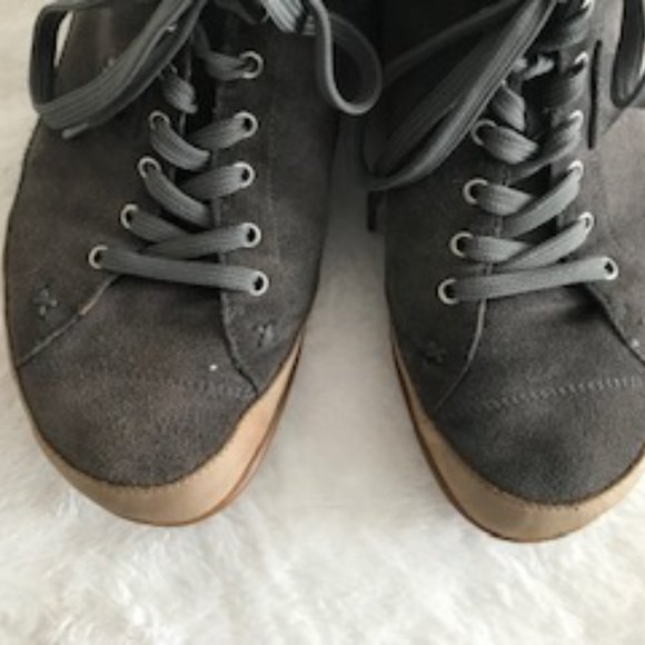 Grey suede Benvado espadrille. Size 38. - Picture 3 of 10